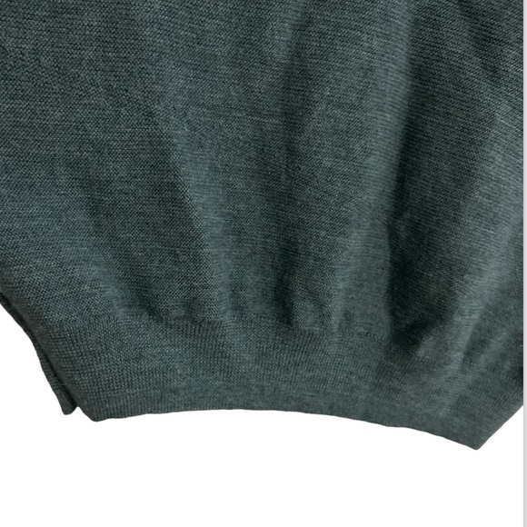 The Reset “R Label” Essential Pullover Sweater - Picture 5 of 9